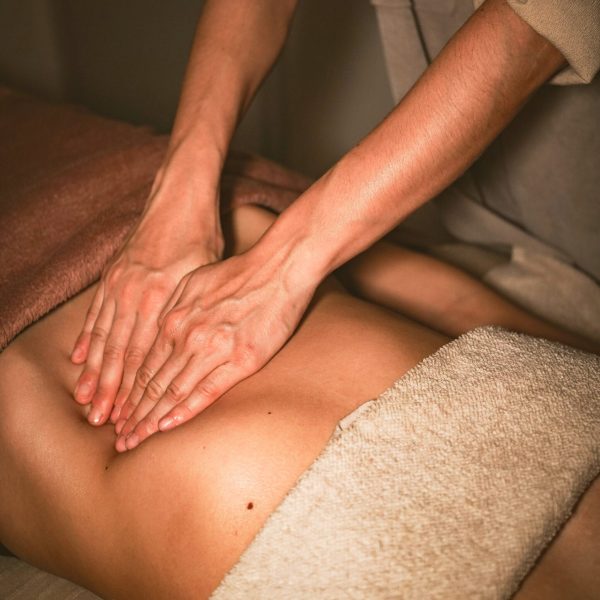 mélanie massage intuitif massage ventre digestif chi nei tsang